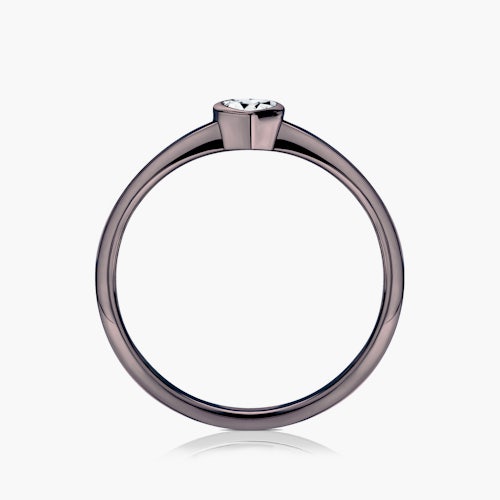 Pierścionek zaręczynowy Pure: czarne złoto, diament w szlifie serce